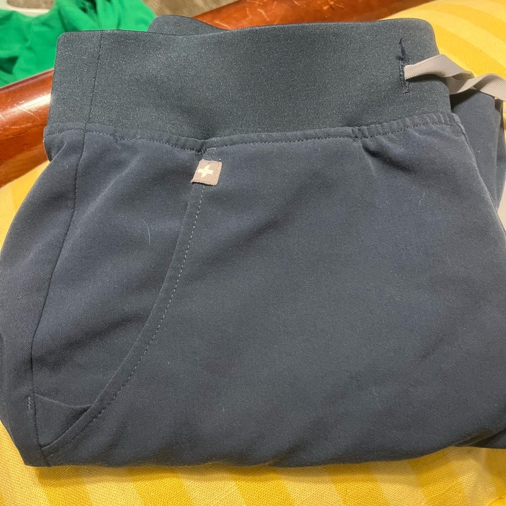 Figs Women's Navy Blue Jogger Pants